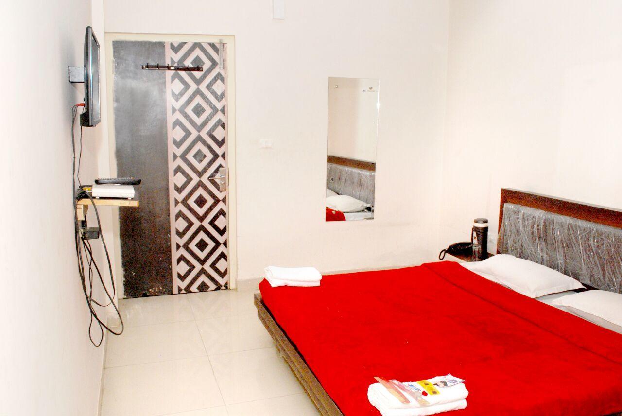 آغْرا Hotel Harish Palace المظهر الخارجي الصورة