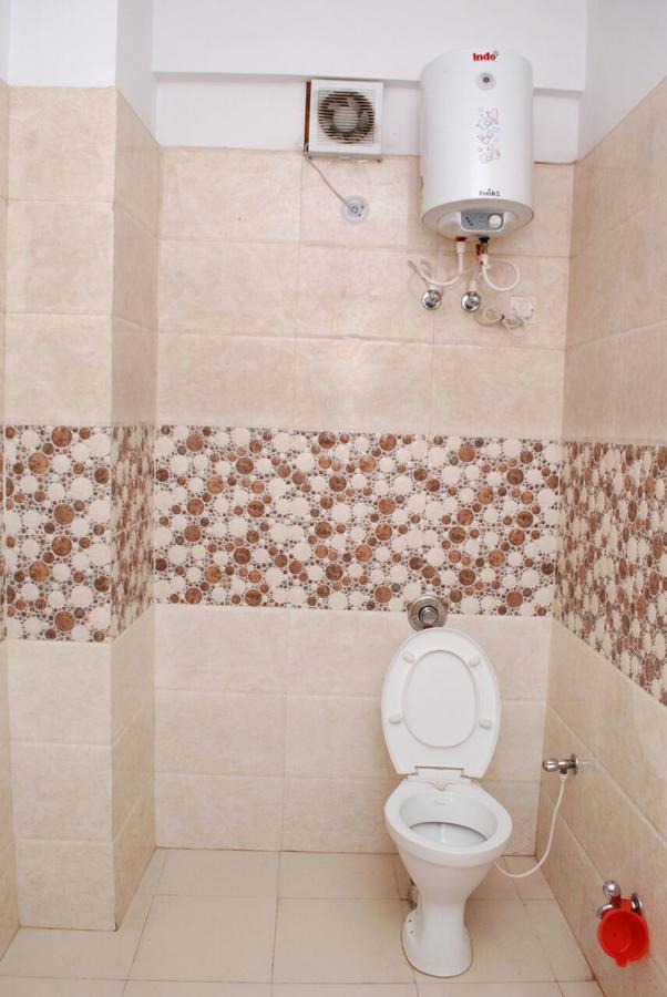 آغْرا Hotel Harish Palace المظهر الخارجي الصورة
